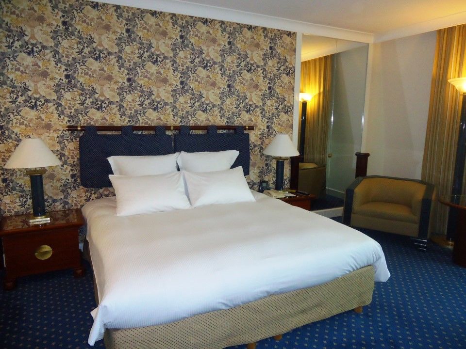 Hilton Hanoi Opera Exterior photo