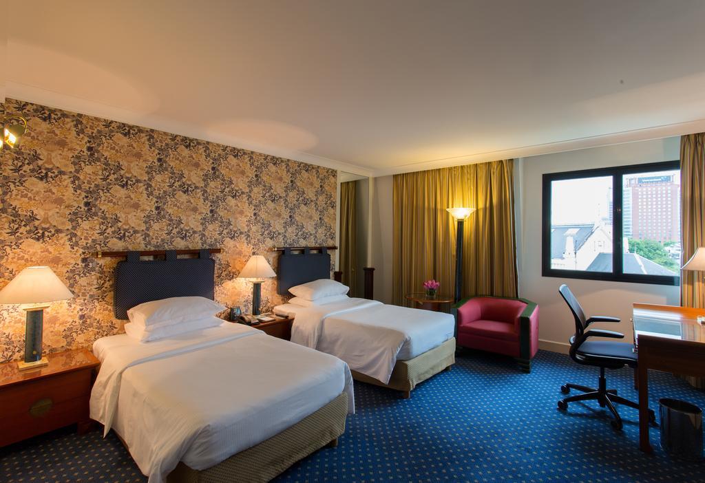 Hilton Hanoi Opera Exterior photo